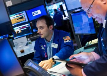 Applied Materials, Gap, ChargePoint, Ross Stores, Expedia, and More Stock Market Movers