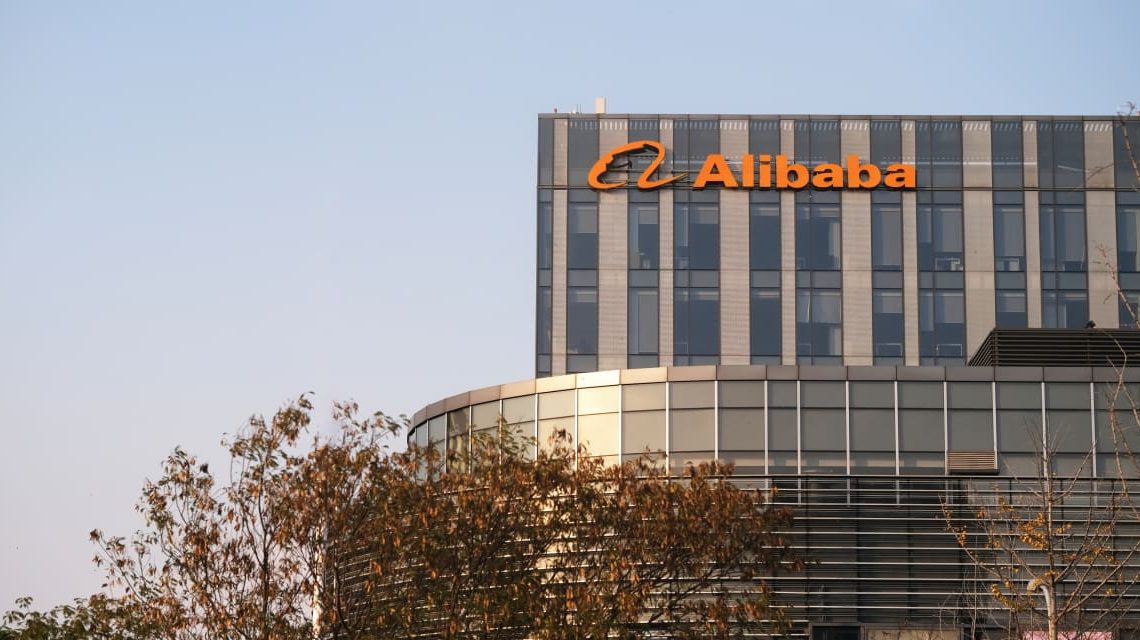 Alibaba Stock Keeps Falling. Analysts Rush to Cut Targets After Spinoff Ditched.