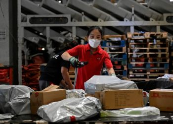 China’s Economy Had a Growth Spurt. Consumers Remain Worried.