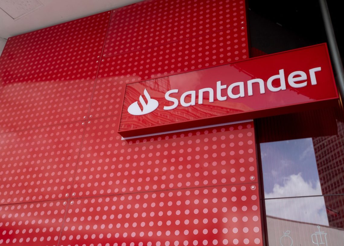 Major Cryptocurrencies Bitcoin and Ethereum Now Available for Swiss Santander Accounts