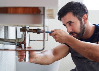 Are you qualified to be a DIY financial adviser? Answer these 3 questions to find out.