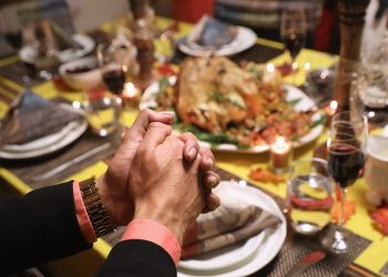 Families hosting Thanksgiving dinner feel financial burden from inflation