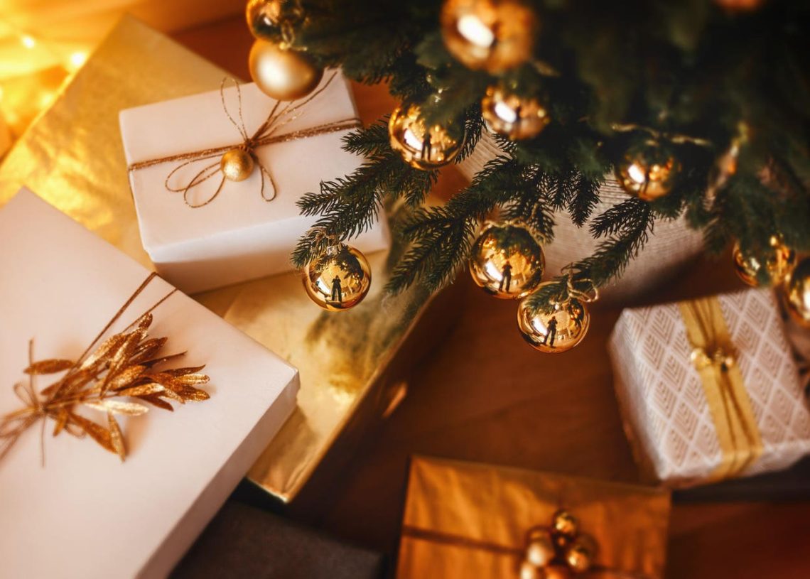 8 Holiday Gifts For The Home To Surprise Everyone On Your List This Year