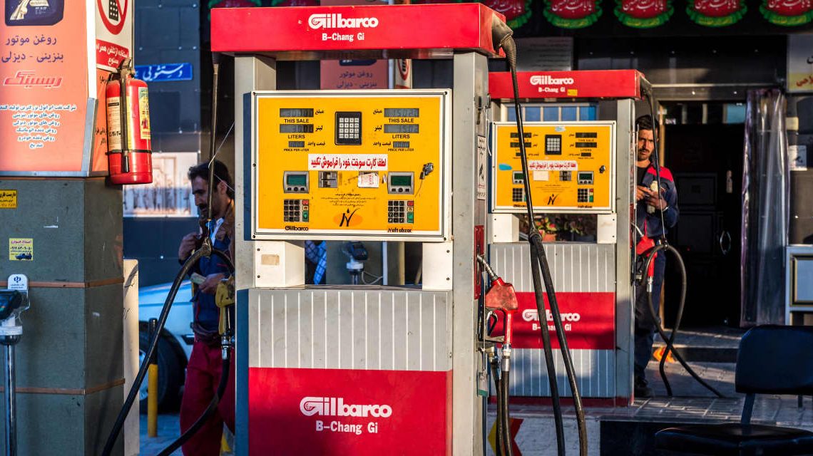 One Auto Stock to Buy Now to Split the EV Difference