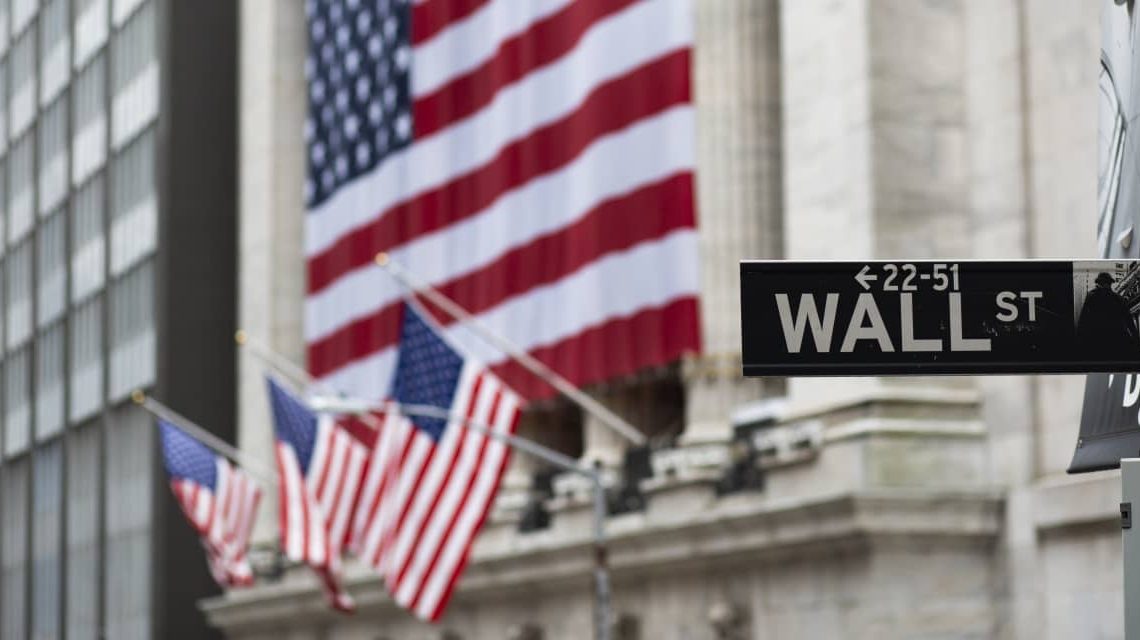 Dow Jones ends slightly lower as stocks struggle for direction after hitting nearly 4-month highs