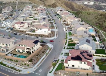 Lawsuits are shaking the NAR’s grip on America’s real estate fees