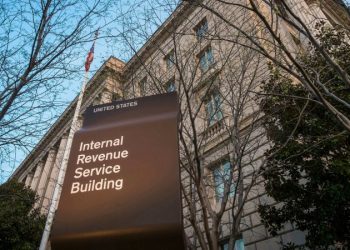 IRS postpones rule change on digital payment reporting for small businesses and side hustles