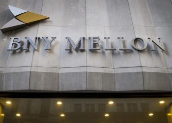 Central banks’ big pause spurs bruised bond investors to double down