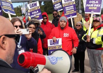 UAW members at Ford approve contract