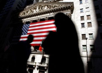 Payrolls report ahead, Apple earnings – what’s moving markets