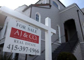 Mortgage rates fall again, but high home prices persist