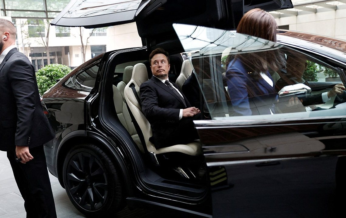 2M Tesla vehicles recalled over Autopilot safety concerns