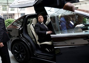 2M Tesla vehicles recalled over Autopilot safety concerns