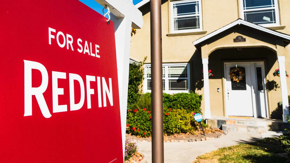 Pending home sales index drops to record low level in October
