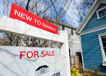 Mortgage rates continue downward trend, housing market still sluggish