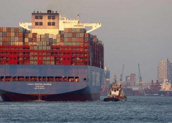 U.S. trade deficit in goods widens in November for third straight month