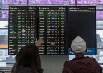 FAA opens military airspace to accommodate holiday travel rush