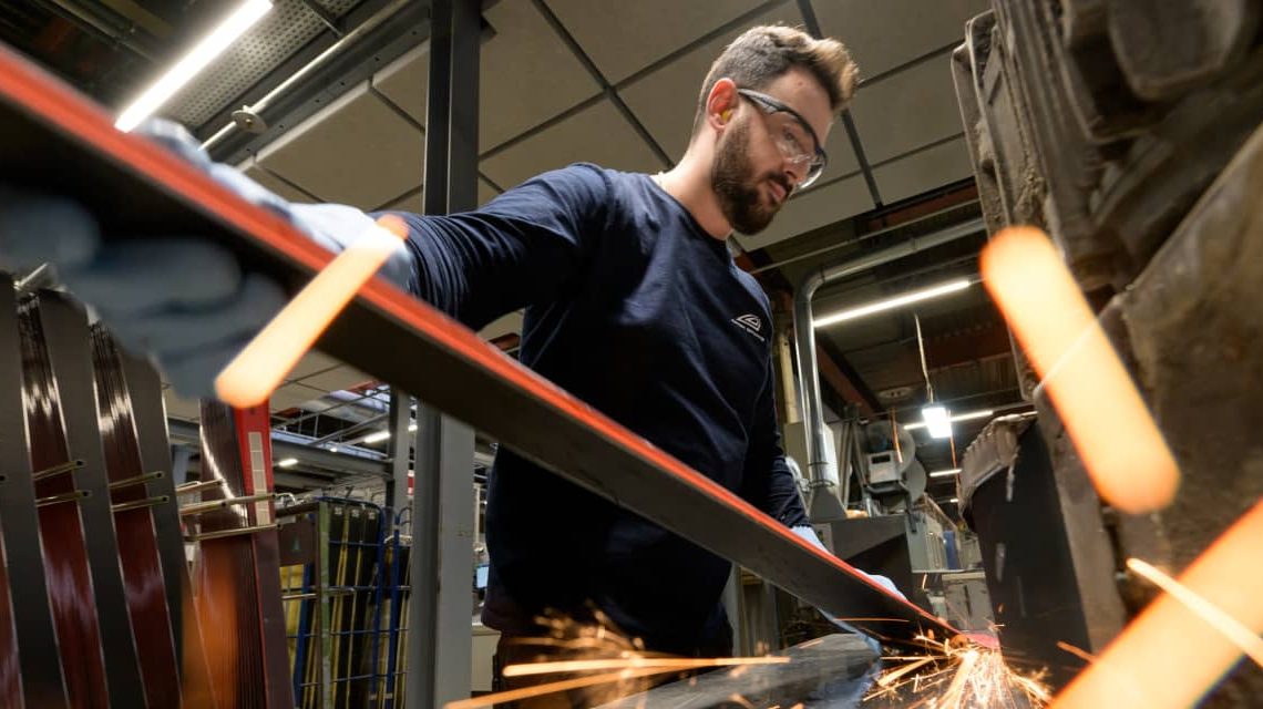 U.S. durable-goods orders rebound in November by most since July 2020