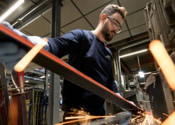 U.S. durable-goods orders rebound in November by most since July 2020