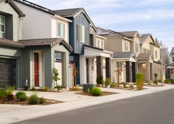 U.S. mortgage rates fall for eighth week in a row, drawing buyers off the sidelines