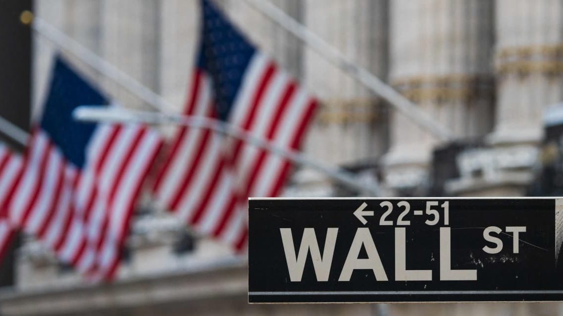 Top Fed officials says the Fed isn’t ‘really talking about cutting interest rates right now’