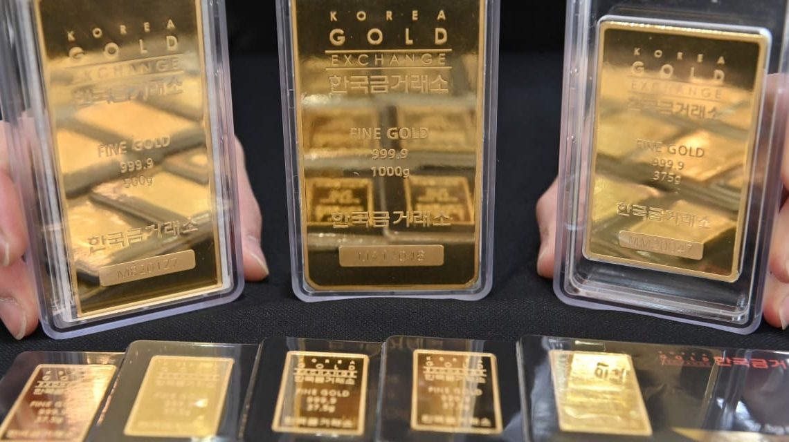 Gold futures score their biggest daily gain since mid-December