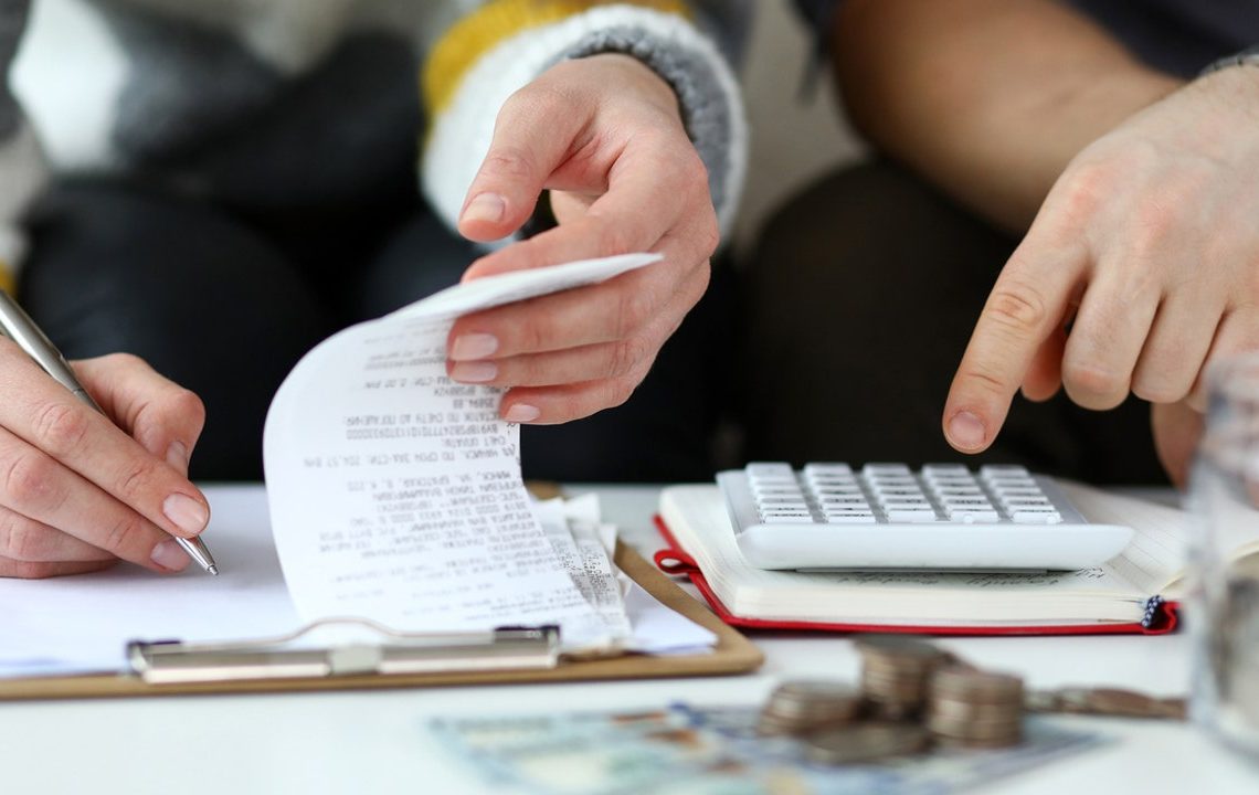 Love and money: Big chunk of US couples admit to fighting about finances