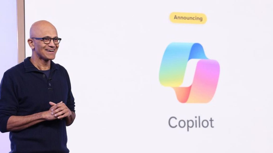 Microsoft Briefly Tops Apple as World’s Most Valuable Company