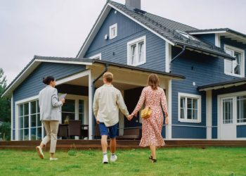 Mortgage rates dip after Fed meeting. Freddie Mac expects rates to decline more.