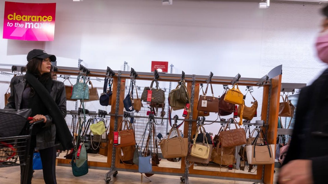 Leading indicators fall again, but U.S. appears no closer to recession