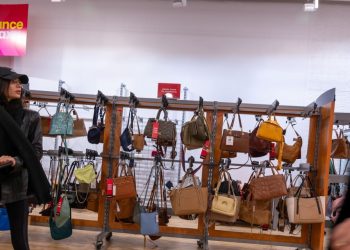 Leading indicators fall again, but U.S. appears no closer to recession