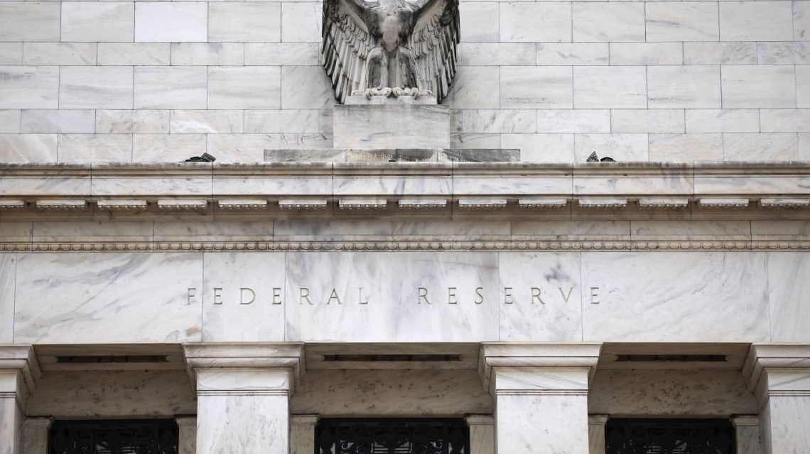 Why analysts say the Fed risks clogging the financial plumbing without a policy change
