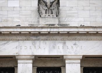 Why analysts say the Fed risks clogging the financial plumbing without a policy change