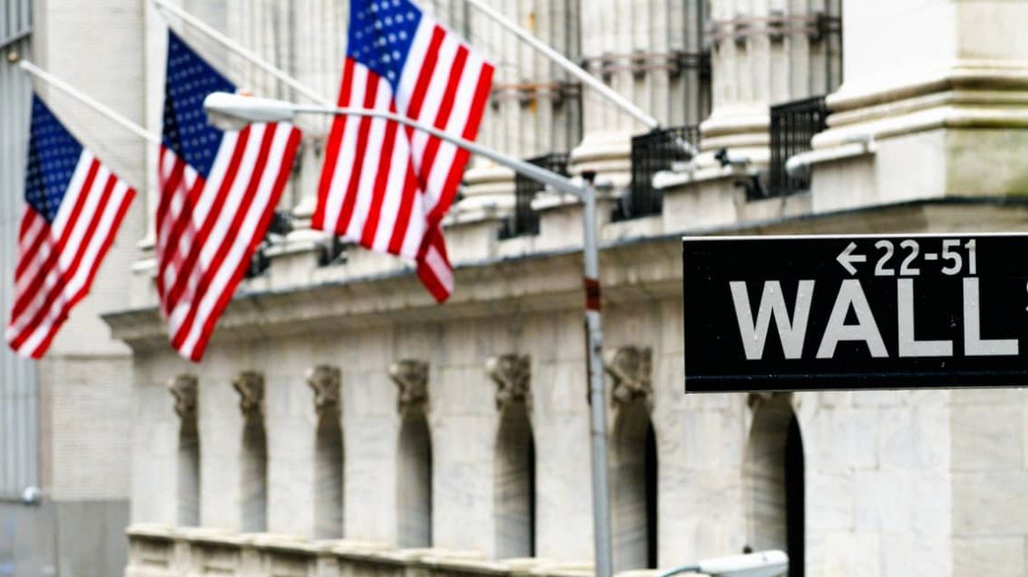 Small-caps continue to lag. That may be good news for the overall stock market.