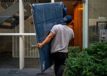 Americans staying put: Percentage that moved in 2023 hit a record low