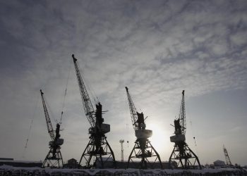 Analysis-Global trade rift widening as Ukraine war passes two-year mark