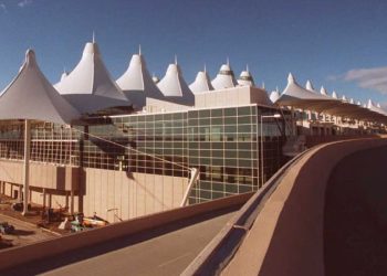 Southwest Boeing 737-800 flight from Denver loses engine cover, FAA investigating