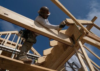 US economy adds 175K jobs in April, much weaker than expected