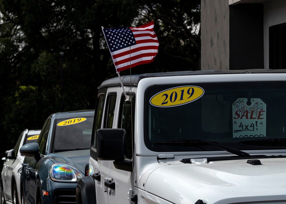 Used car sales booming as holdout buyers return: Edmunds