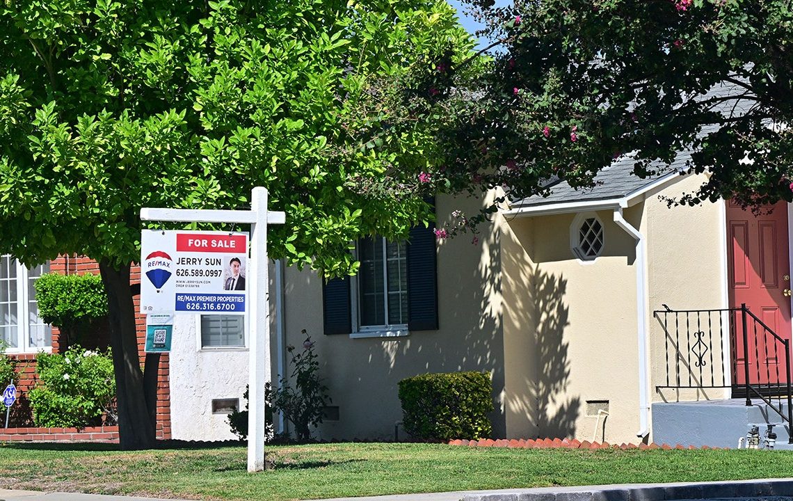 Percentage of US mortgages considered 'seriously underwater' rises