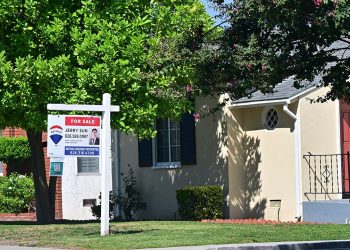 Percentage of US mortgages considered 'seriously underwater' rises