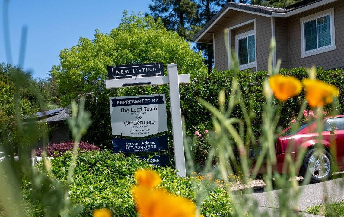 Mortgage rates tick down to 7.09%