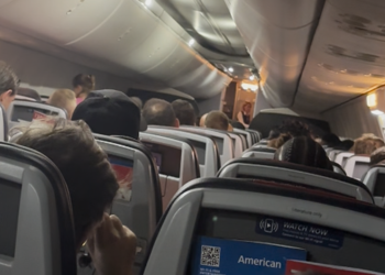 American Airlines passengers in Miami stuck on sweltering Boeing plane: travelers