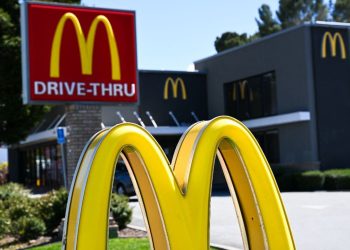 California’s $20 minimum wage led to fast-food price hikes, lower customer traffic, study shows
