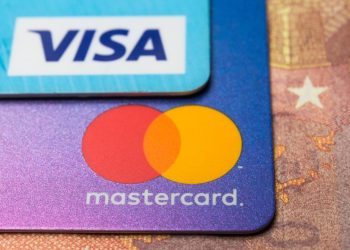 Judge rejects multibillion Visa, Mastercard settlement in swipe fee case