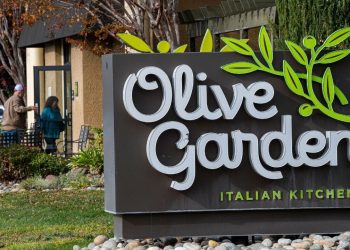 Olive Garden parent CEO says fast food inflation driving customers to sit-down franchises