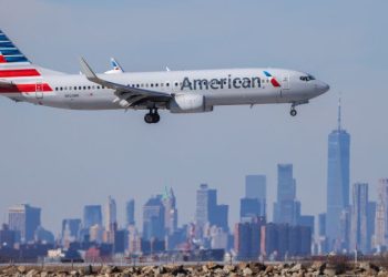 American Airlines flight attendants reach new contract deal