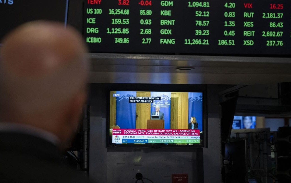 Cash in money market accounts at record level as rate cuts loom