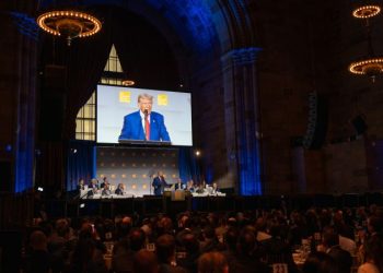 Trump promises to ban mortgages for undocumented immigrants