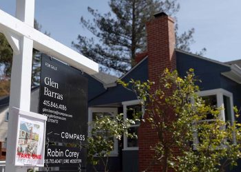 Mortgage rates rise after home sales jump in October